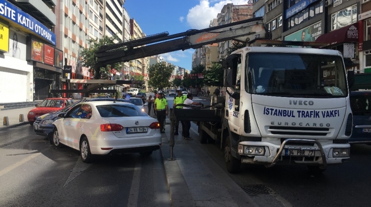 Şişli’de Feci Kaza Trafiği Kilitledi