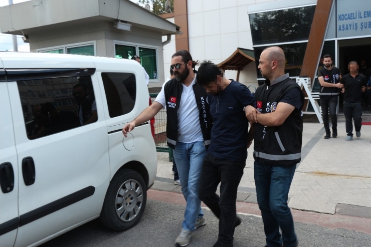 Girdikleri Evlerden 100 Bin Tl’lik Vurgun Yapan Hırsızlar Tutuklandı