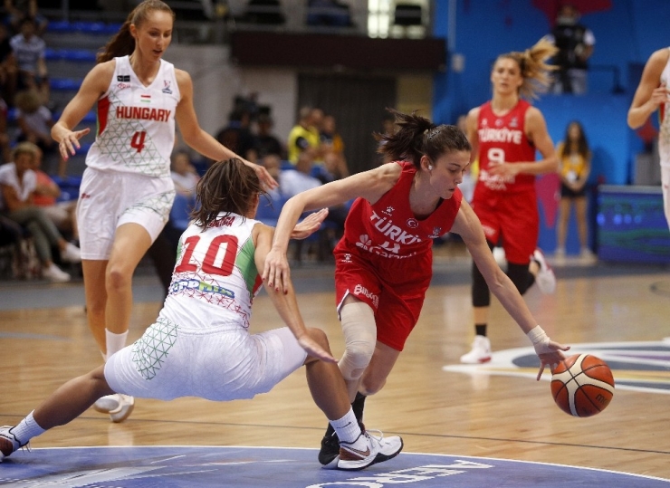 A Milli Kadın Basketbol Takımı, Galibiyetle Veda Etti