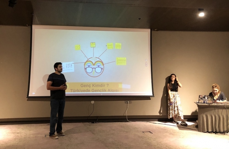 Tepebaşı Belediyesi Gençlik Merkezleri Gençlere Anlatıldı