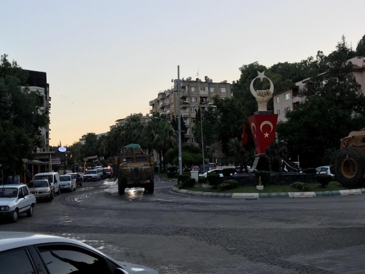 Sınıra Askeri Sevkiyat