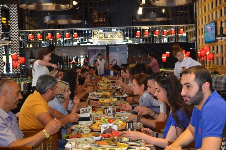 Uluslararası Kıbrıs Üniversitesi Eğitimcilerle Bir Araya Geldi