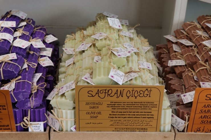 Safranlı Doğal Ürünlere Turistlerden Büyük İlgi