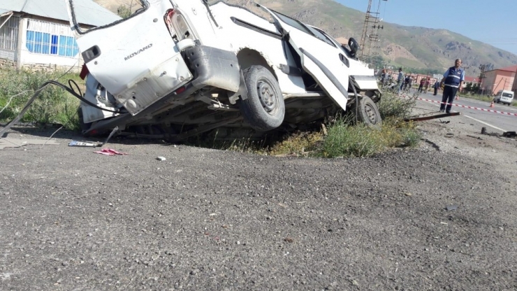 Minibüs Şarampole Devrildi: 1 Ölü