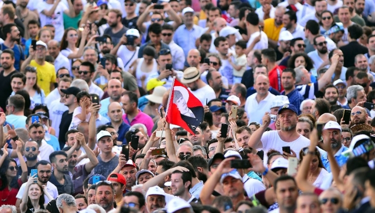 Veliefendi’de Karnaval Havası