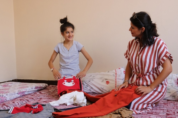 Hasta Kardeşler Su Satarak, Tedavileri İçin Çekilen Krediyi Ödüyor