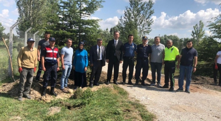 Altıntaş’ta Yürüyüş Yolu Ve Ağaçlandırma Çalışmaları
