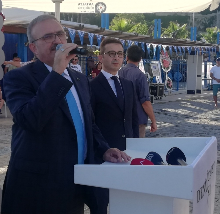 Vali Karaloğlu’ndan Köpük Partisi Teknelerine Atık Uyarısı