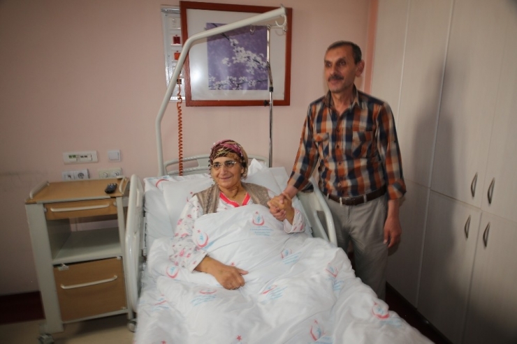 Erzurum’da Doktorlar Bağırsaktan Mide Yaptı