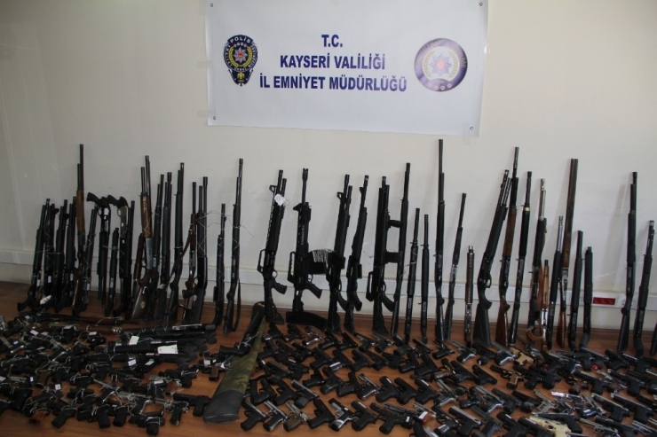 Son 3 Ayda 304 Adet Silah Ele Geçirildi