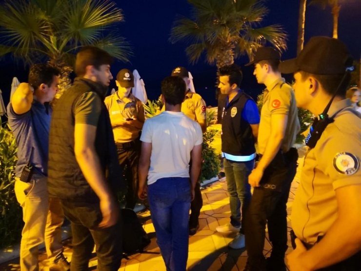 Marmaris’te Seyyar Satıcı Ve Dilencilere Ceza