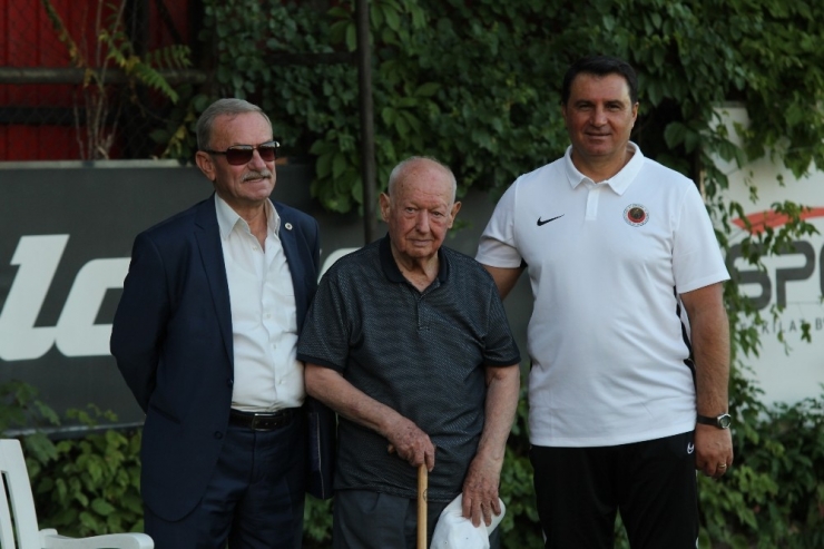 Gençlerbirliği Yeni Sezona ’Merhaba’ Dedi