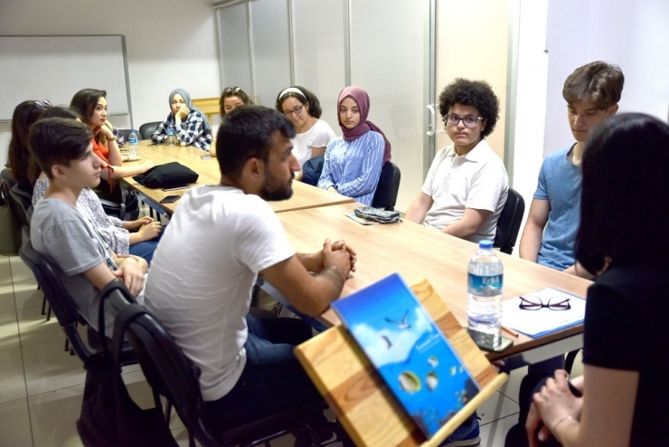 Gençlere Katkı Devam Ediyor