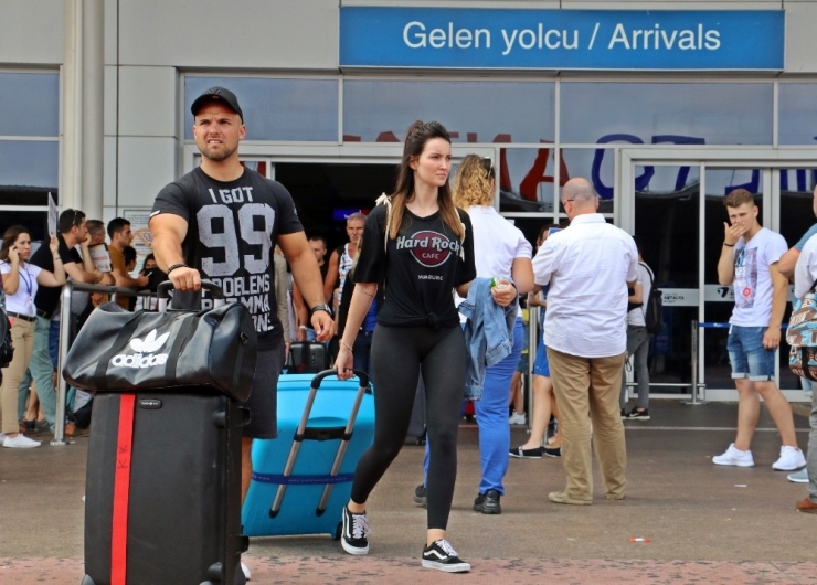 Antalya’ya Haziran Ayında 2 Milyon 228 Bin 994 Turist Geldi