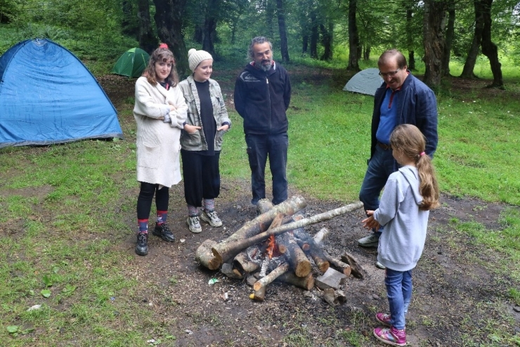 Yenice Ormanlarında Hem Kamp Yaptılar Hem De Doğa Eğitimi Aldılar