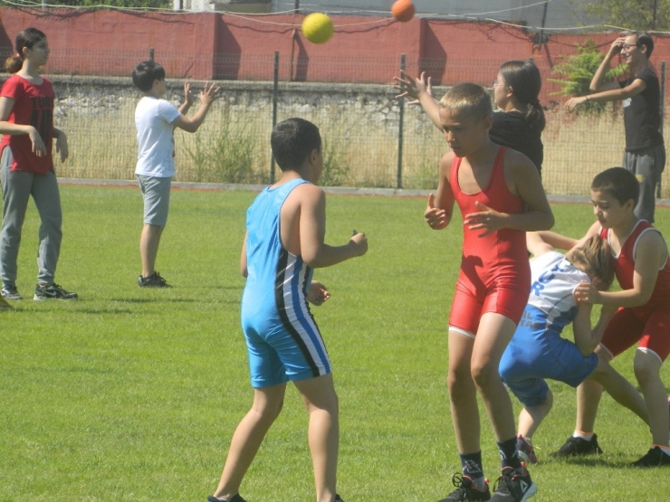 Yaz Spor Okulları Açılış Töreni Gerçekleştirildi