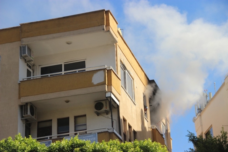 Alanya’da Ev Yangını Paniği Neden Oldu