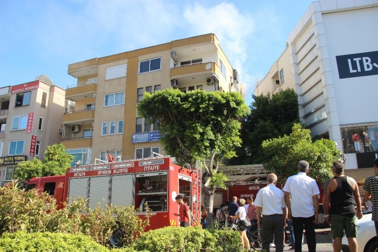 Alanya’da Ev Yangını Paniği Neden Oldu