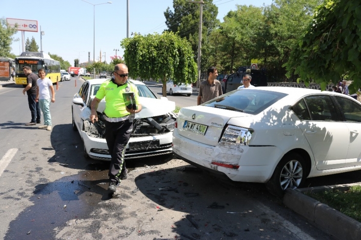 Diyarbakır’da Zincirleme Trafik Kazası: 3 Yaralı
