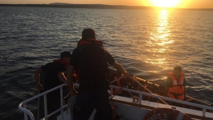 Lastik Botta 35 Düzensiz Göçmen Yakalandı