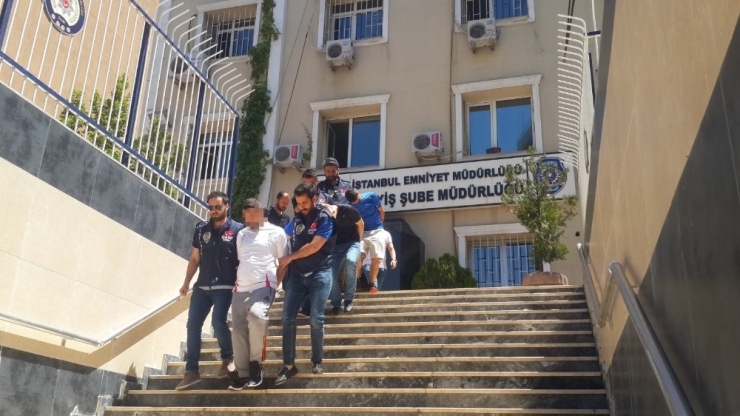 Esenyurt’ta Sahte Polislerden Gasp