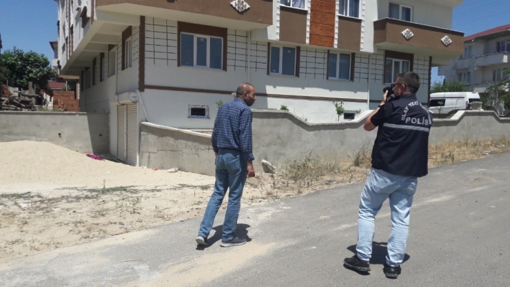 Bahçedeki Duvardan Düşen Minik Çocuk Hayatını Kaybetti