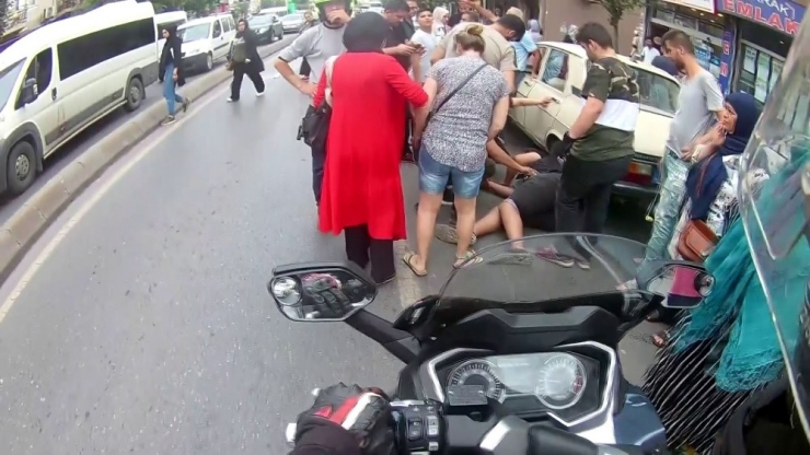 İstanbul’da Bisikletli Ve Motosikletli İki Genç Kaza Geçirerek Yaralandı