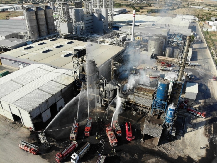 Plastik Fabrikasındaki Yangında 20 Kişi Yaralandı