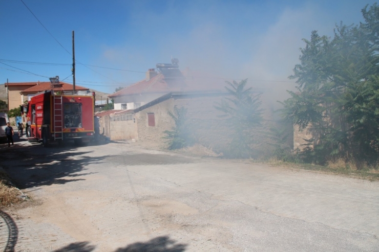 Konya’da Evin Avlusundaki Depoda Yangın