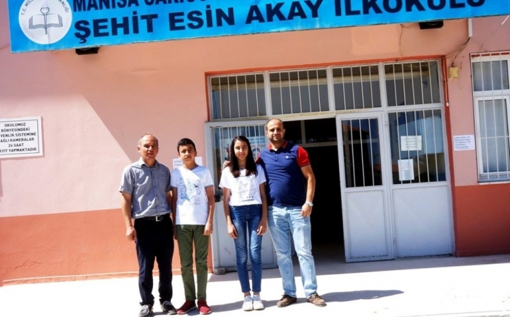 Sarıgöl’de İlçenin Gururu Olan Öğrenciler Ödüllendirildi