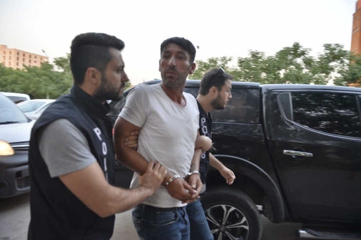 Eski Eşini Sokak Ortasında Bıçakladı