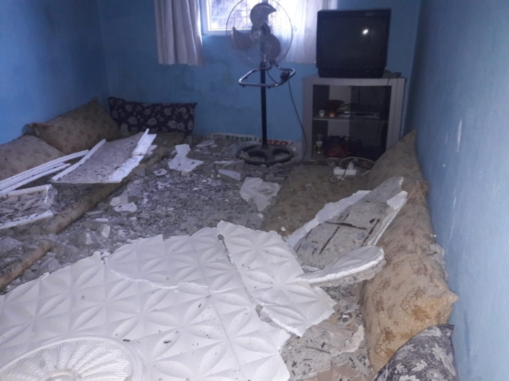Üzerine Evin Tavanı Çöktü