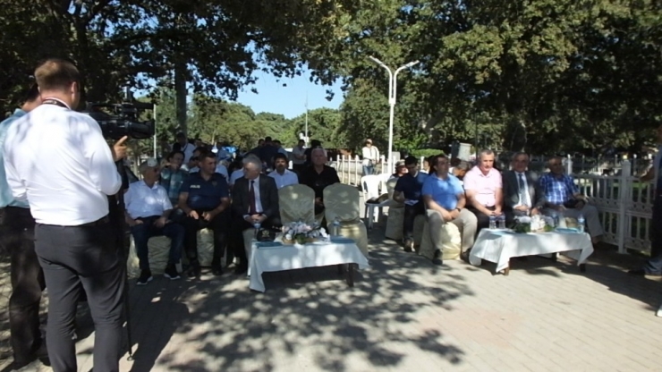 Burhaniye’de 4 Plaja Mavi Bayrak Çekildi