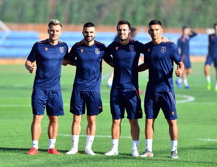 Başakşehir Topbaşı Yaptı