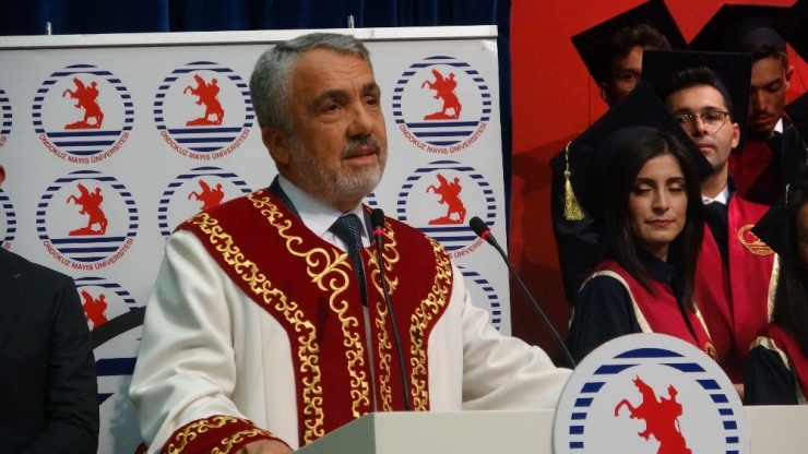 Diş Hekimliği Öğrencilerinin Mezuniyet Heyecanı