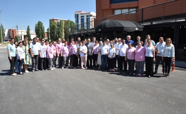 Başkan Ataç Zihinsel Yetersizliği Bulunan Bireylerle Buluştu