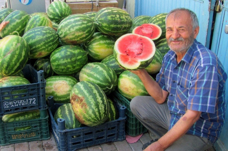 "Araban Baklavası" Tezgahtaki Yerini Aldı