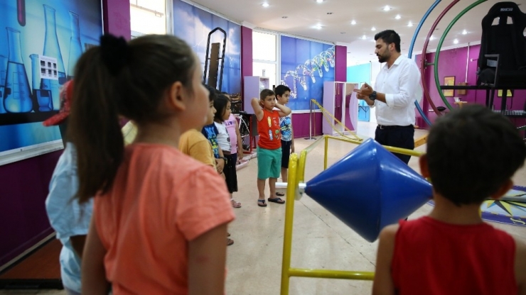 Başkan Çerçioğlu Çocuklara Modern Bilimin Temellerini Deneylerle Öğrettiklerini Söyledi