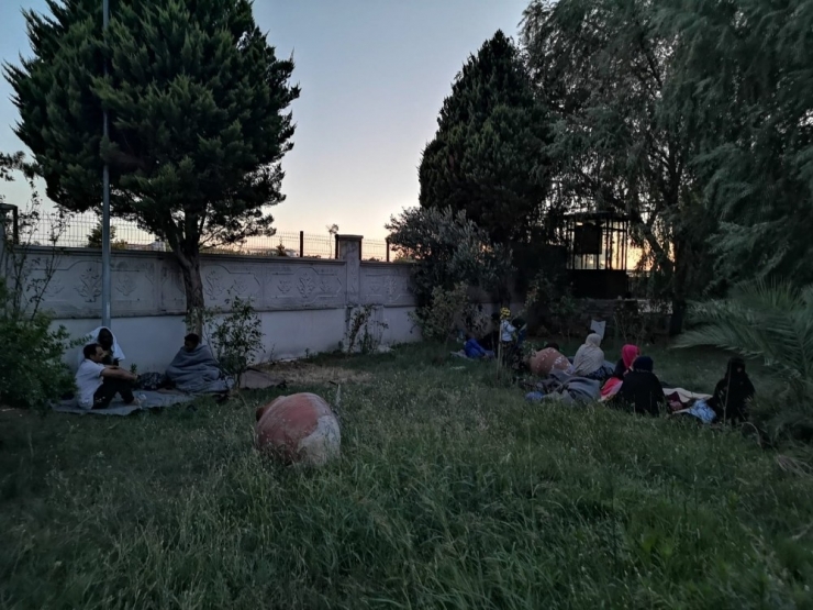 Ayvalık’ta 35 Kaçak Göçmen Yakalandı