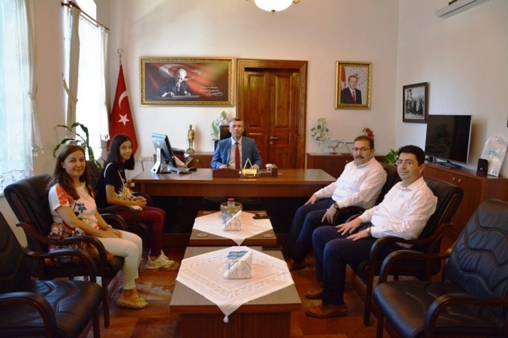 Kaymakam Sırmalı Lgs Birincisini Ödüllendirdi