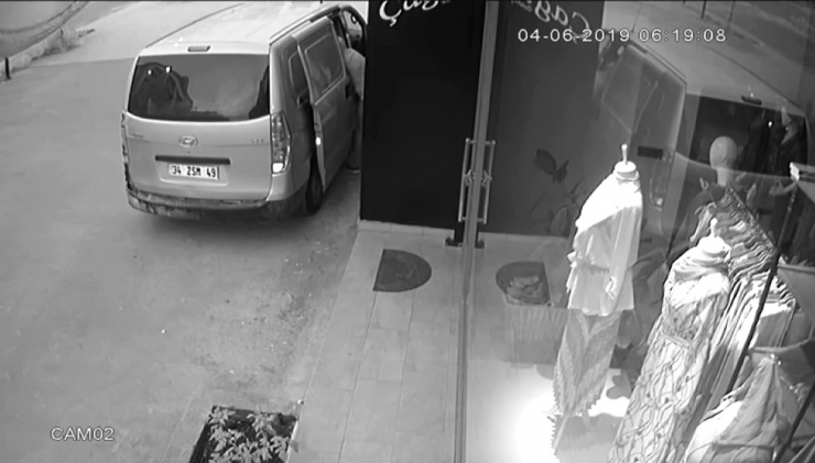 İstanbul’da 2 Buçuk Dakikada 500 Bin Liralık Soygun