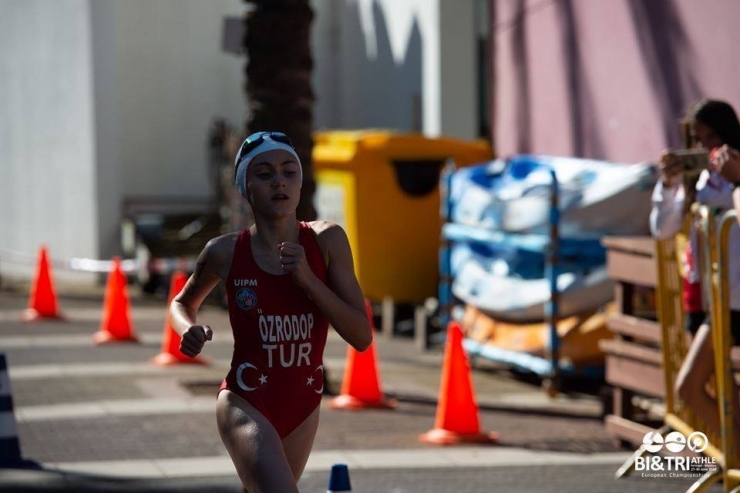 Eda Özrodop’tan Büyük Başarı