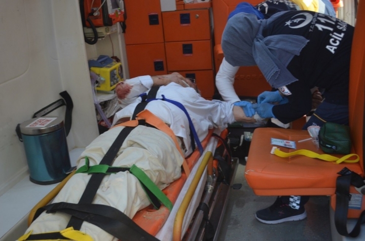 İnşaat Boşluğuna Düşen Yaşlı Adam Böyle Kurtarıldı