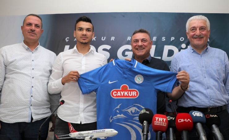 Hasan Kartal: "Galatasaray’ın Vedat İçin 3 Milyon 750 Bin Euro Teklifine Olumsuz Bakıyoruz"