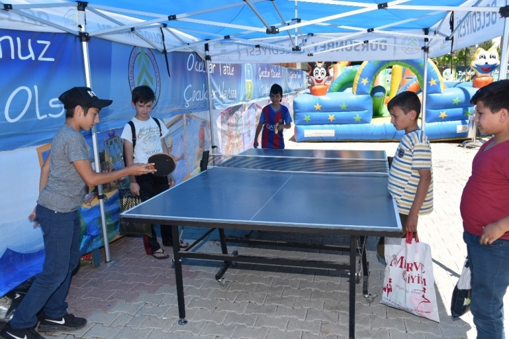 Dursunbey’de Çocukların Havuz Keyfi