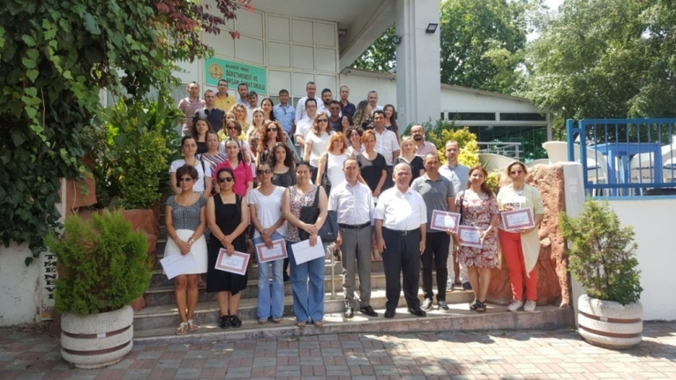 Başarılı Öğretmenler Ödüllendirildi