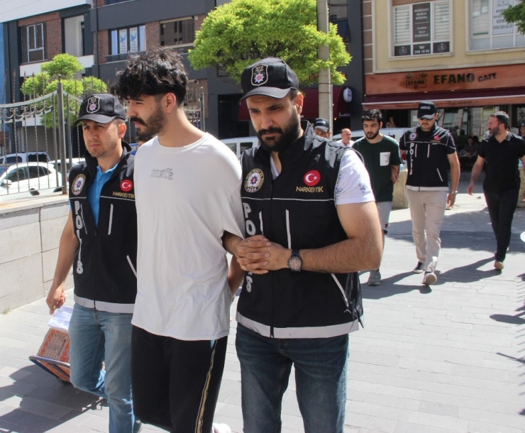 Zehir Tacirleri Adliyede