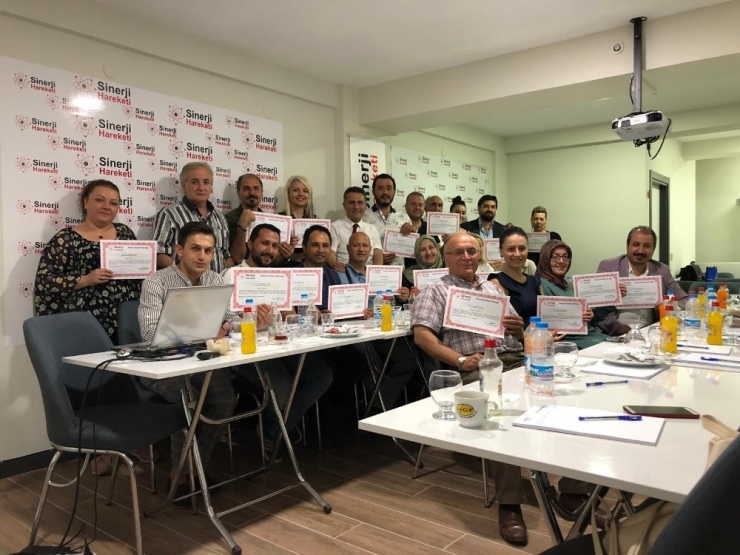 Nlp Kursiyerleri Sertifikalarını Aldı