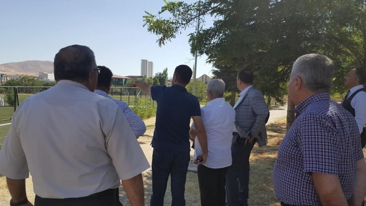 Fırat Üniversitesi Sentetik Sahası İncelendi