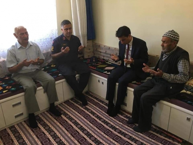 İlçe Protokolünden Şehit Ailelerine Ziyaret